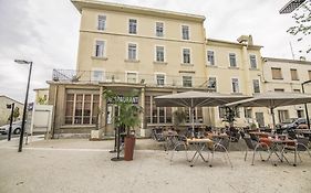 KYRIAD ORANGE Centre Ville - HOTEL RESTAURANT BAR - Galerie d'Art des Princes - Provence Alpes Côte'Azur - France - AUTOROUTE A7-A9 - exit21- Châteauneuf-du-Pape Avignon Bollene Nimes Valence - Terrasse - Repas - Petit Déjeuner